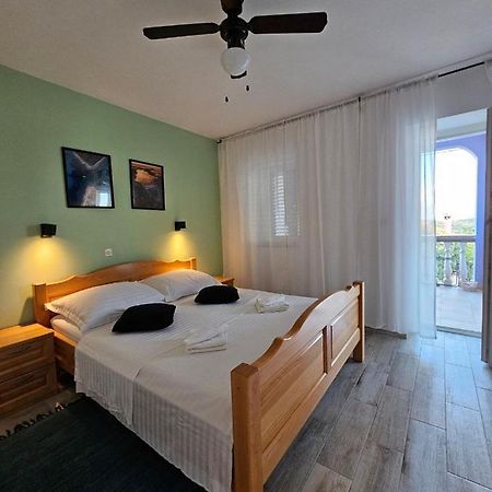 Apartman Lila Cunski Exterior photo
