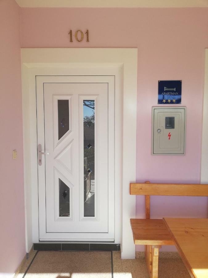Apartman Lila Cunski Exterior photo